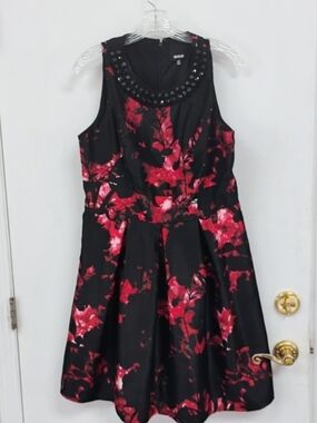 Melrose Studio Black Red Floral Beaded Fit & Flare Dress Size 12P